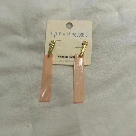 Earrings - Picture 1 of 2